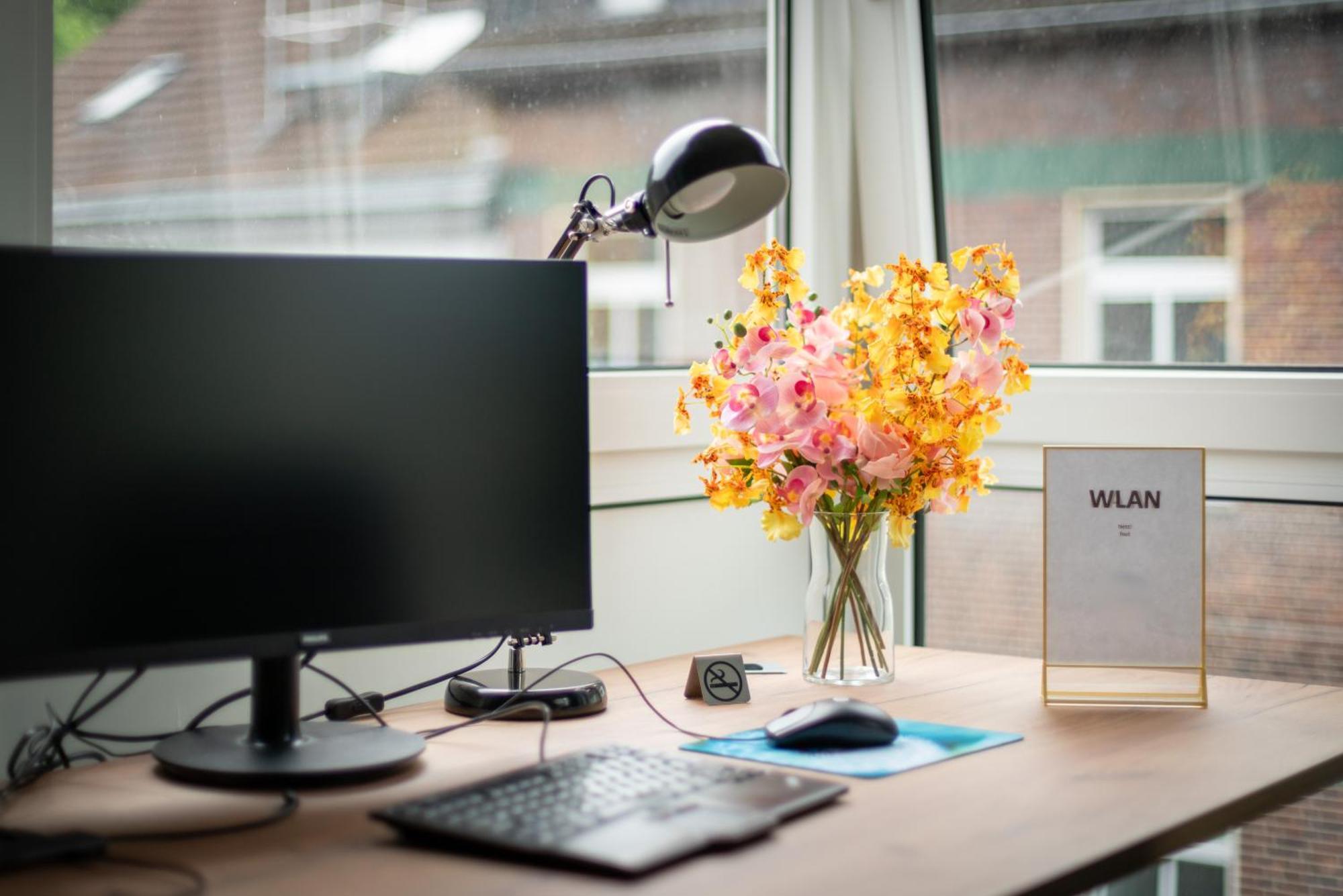 Federnest - Luxus-Studio - Kingsize Boxspringbett - Home-Office Mit Monitor Und Drucker - 11 Min Hbf ドゥイスブルグ エクステリア 写真